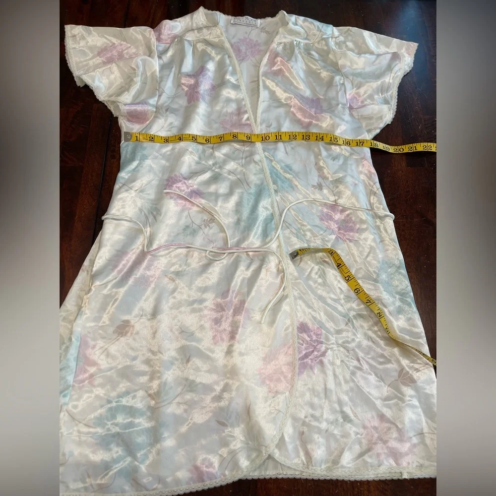 Val Mode lingerie ladies short silky kimono style bathroom size medium‎ romantic